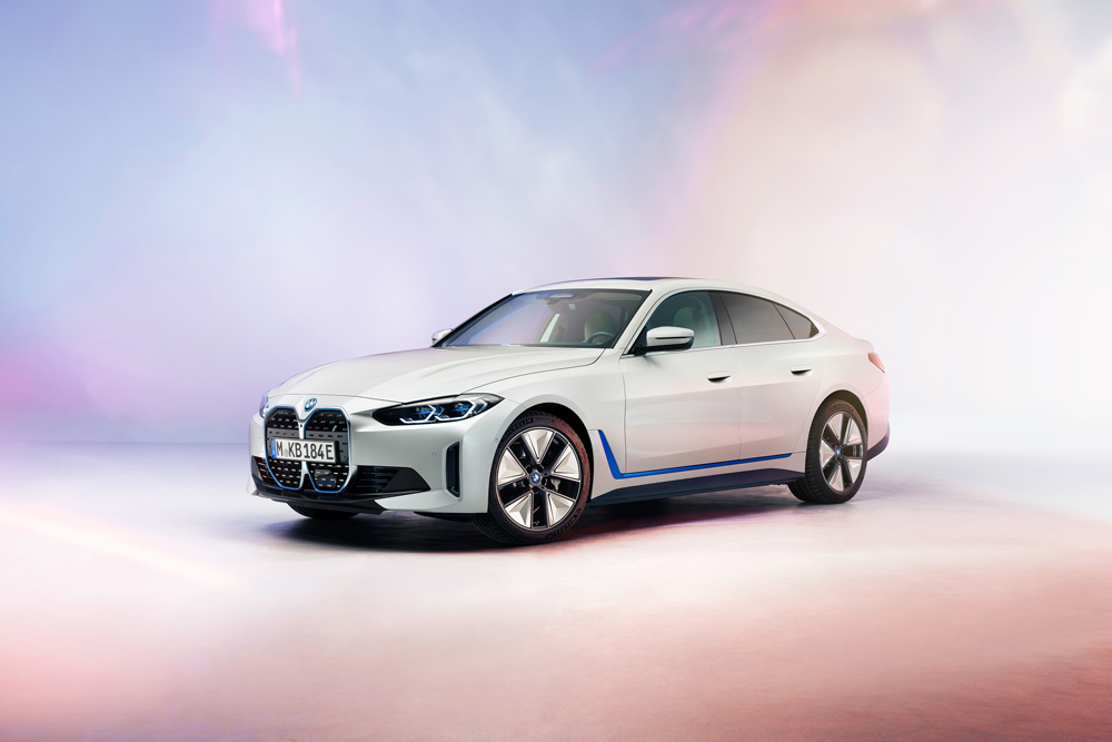 La BMW i4, sevelata oggi a Monaco, ha indicato quella che sarà l'idea e la concezione della vettura emissioni zero secondo la casa bavarse.