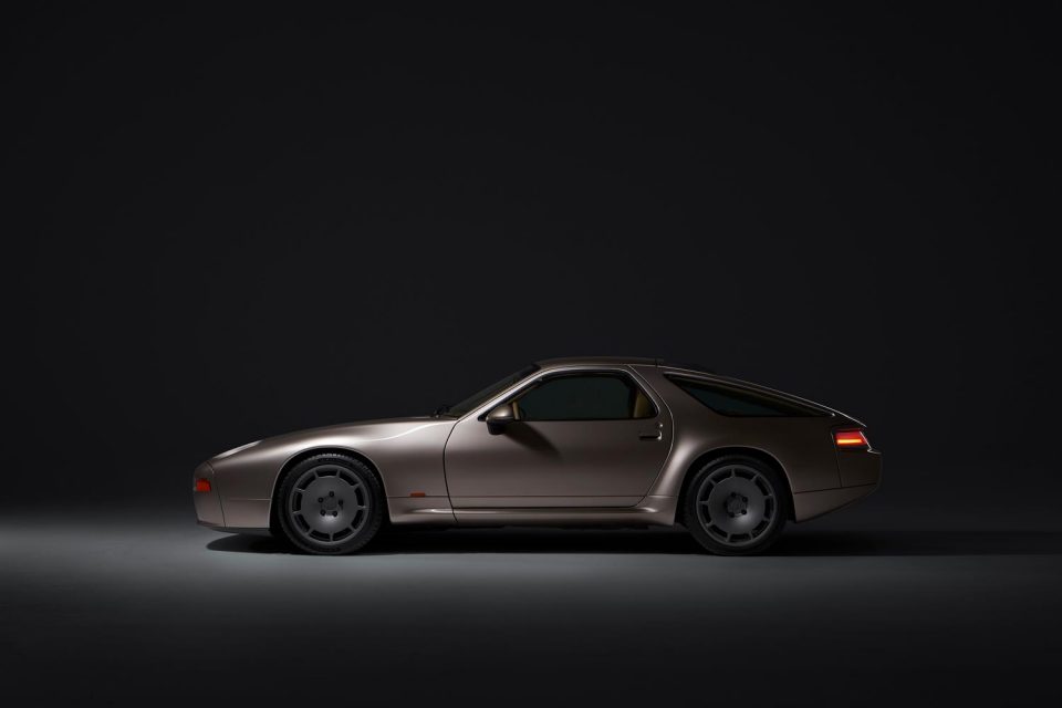 Nardone Automotive rivela, in occasione del Salone del Mobile di Milano, la Porsche 928 interpretandola secondo il suo stile.