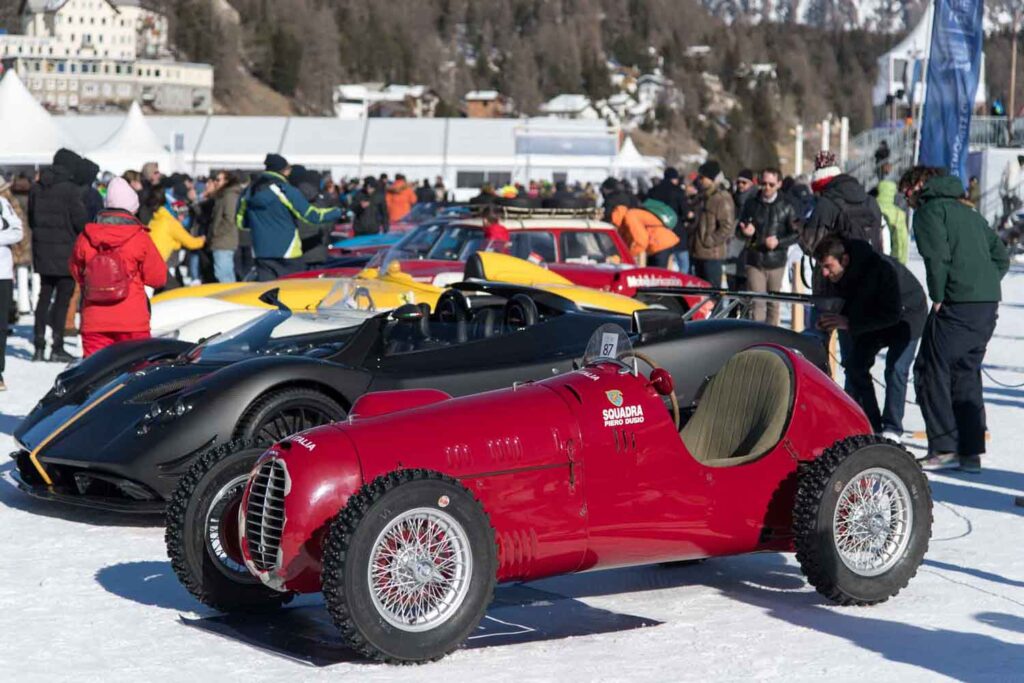 The I.C.E. 2023, il concorso di eleganza più originale e atteso dell'Engadina , torna a St. Moritz e con lui tornano le auto classiche su quello che ormai è noto come il lago più celebre delle Alpi Svizzere. 