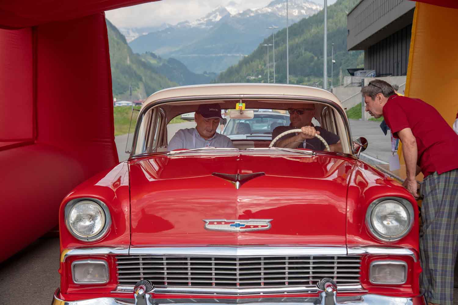 La Gottardo Classic è il raduno nel cuore delle Alpi Svizzere, dedicato alle auto d'epoca e youngtimer. Una 5ª edizione, straordinaria