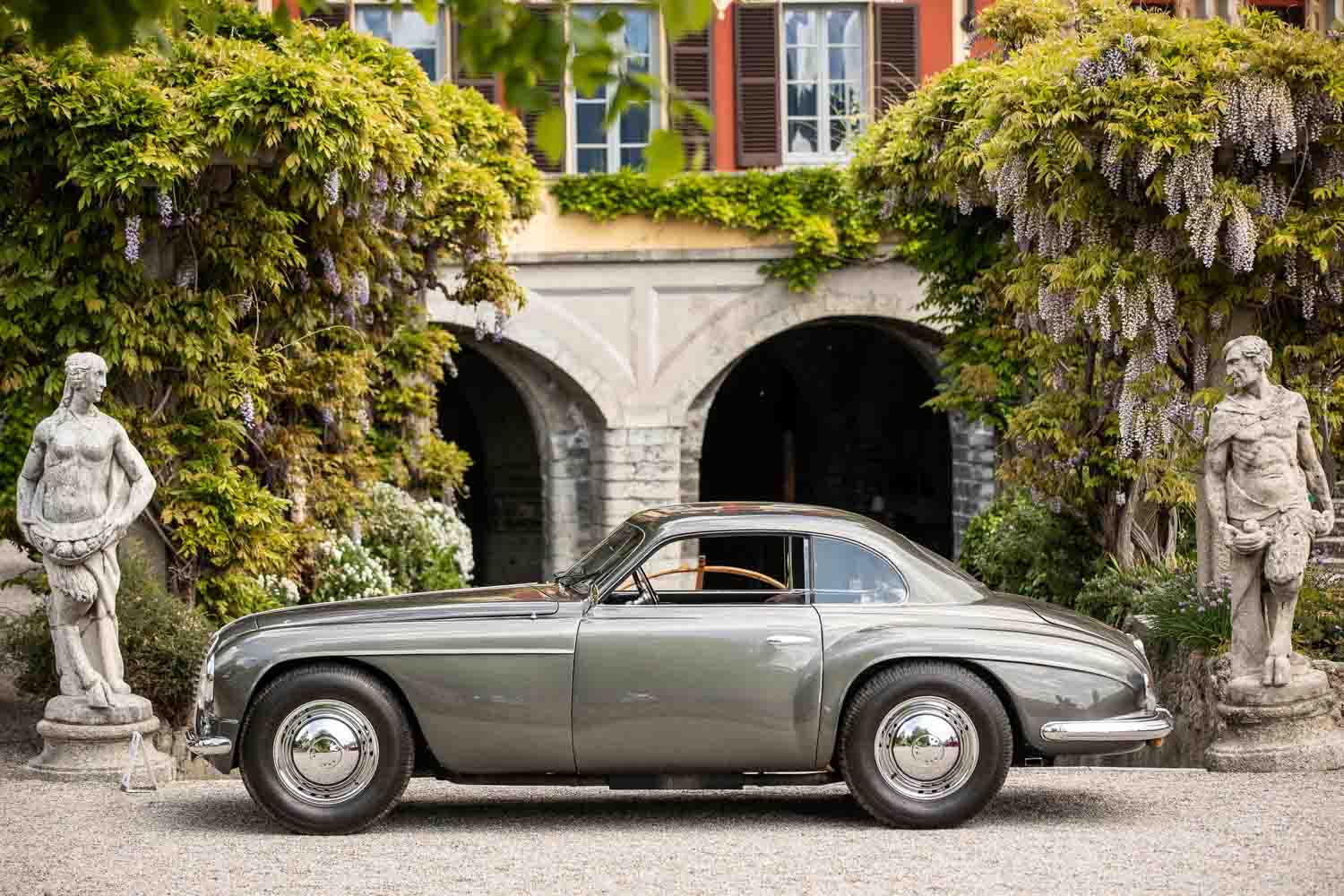 One Lake One Car, nell'ambito del Villa d'Este Style, è l'evento dedicato alla celebrazione nonché alla scoperta, del mito Alfa Romeo. 