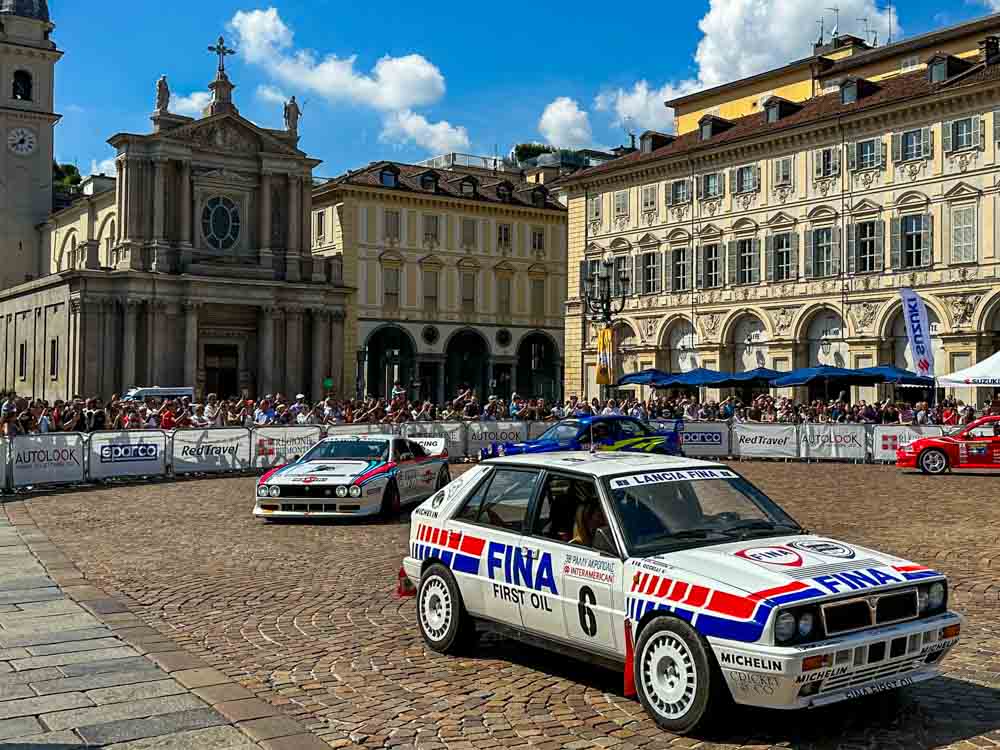 Lancia Delta in piazza San Carlo a Torino