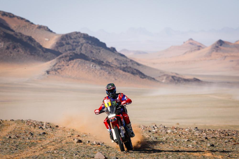 I vincitori della Dakar 2024: Sainz Audi, Brabec, in sella alla Honda CRF450RALLY, vincitore della 46ª edizione della Dakar