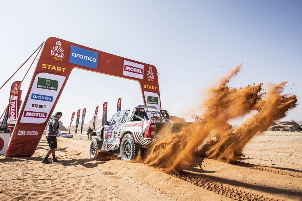 I vincitori della Dakar 2024: Sainz Audi, Brabec con Honda tra le moto Eugenio Amos e Palo Ceci, su Toyota Hilux