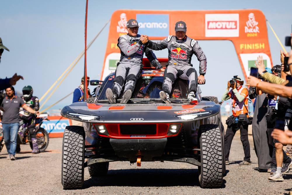 I vincitori della Dakar 2024: Sainz Audi, Brabec con Honda tra le moto