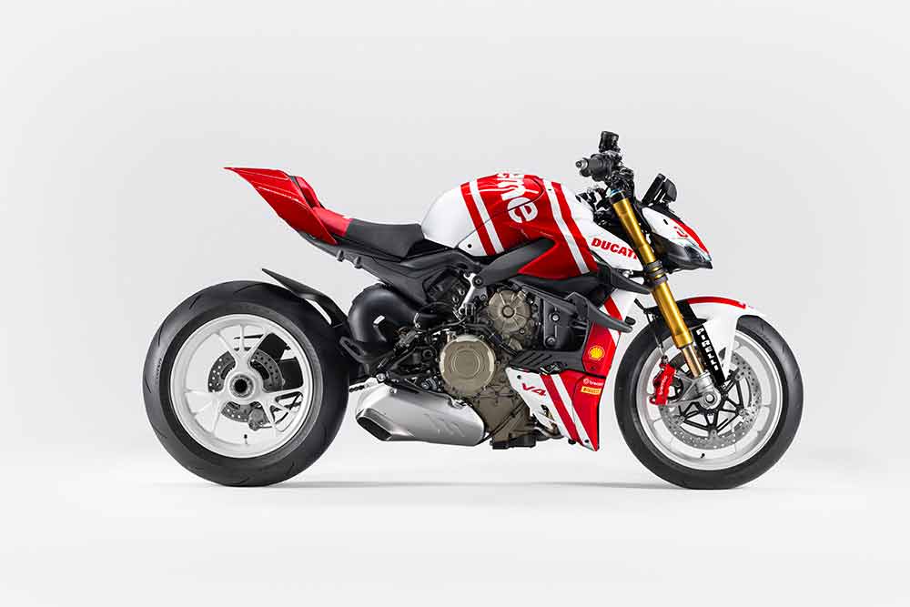 Una Streetfighter V4 da collezione nasce dalla collab Ducati e Supreme