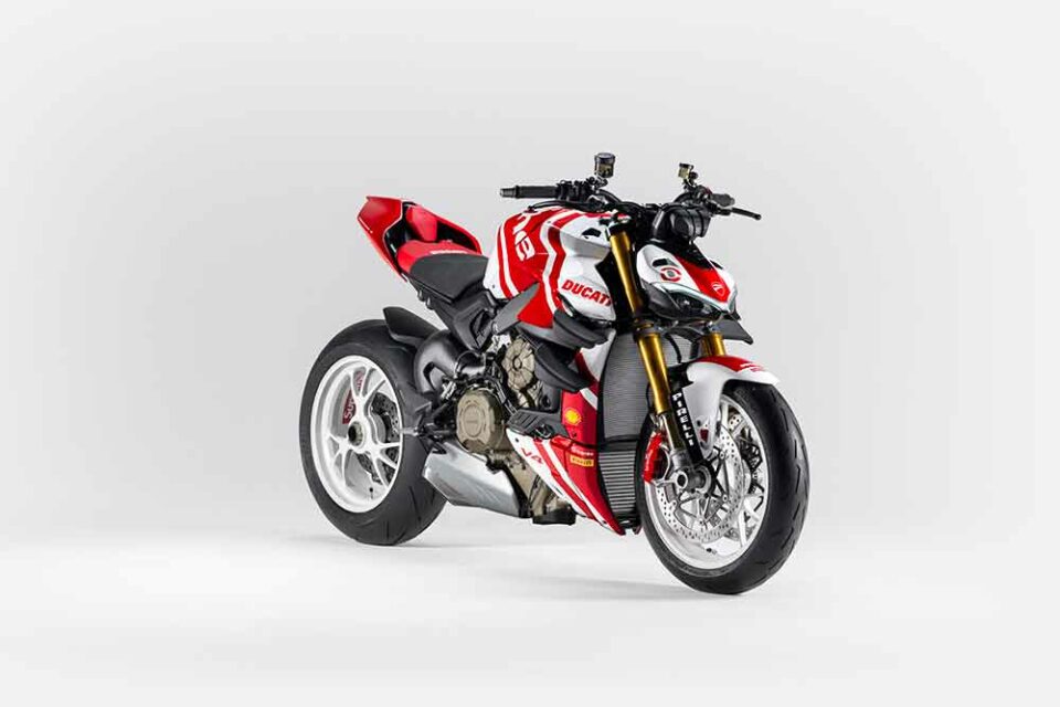 Una Streetfighter V4 da collezione nasce dalla collab Ducati e Supreme