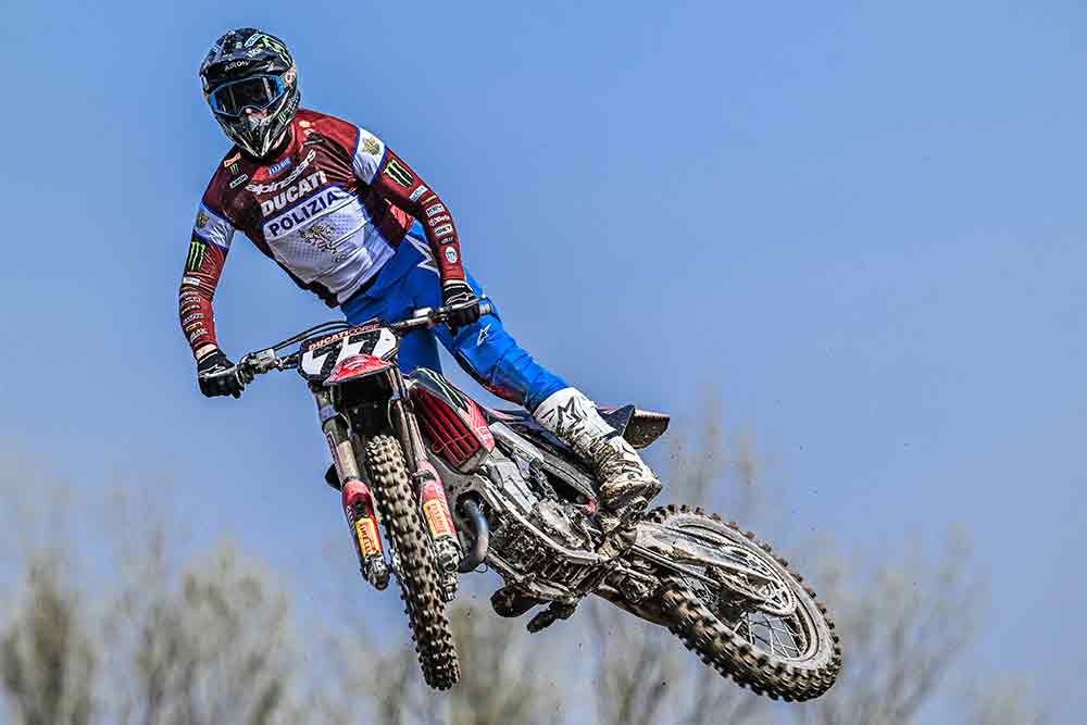 La Ducati Desmo450 MX trionfa al suo debutto nel Motocross