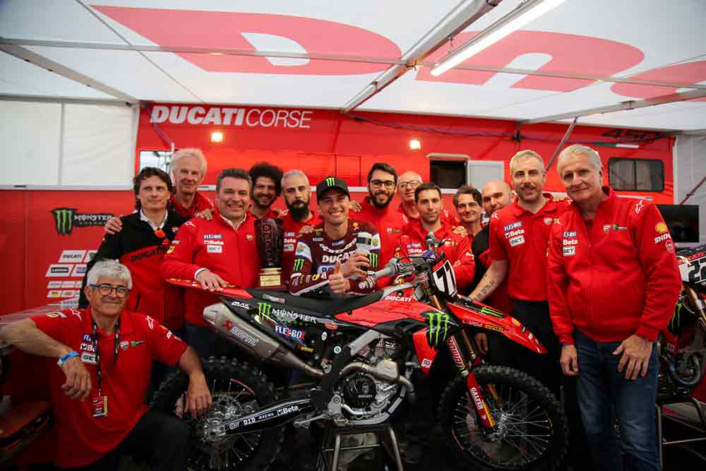 La Ducati Desmo450 MX trionfa al suo debutto nel Motocross