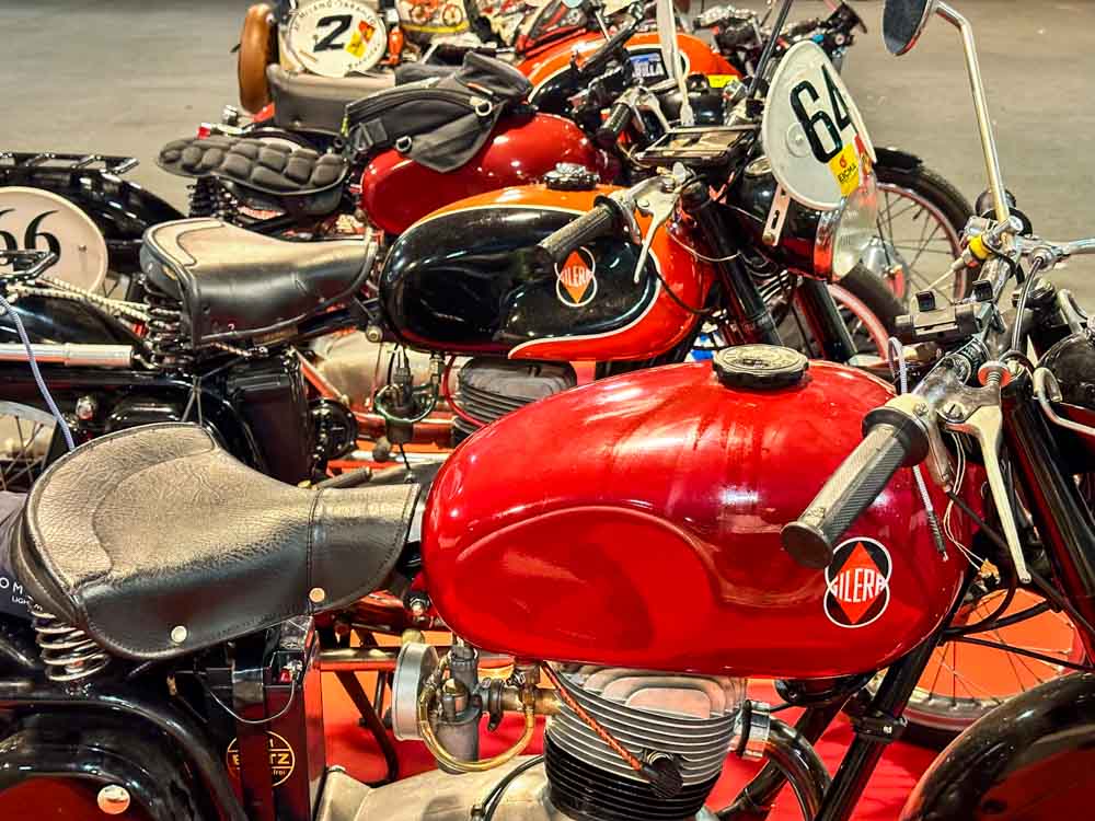 È partita la Milano-Taranto: il raid delle moto d'epoca