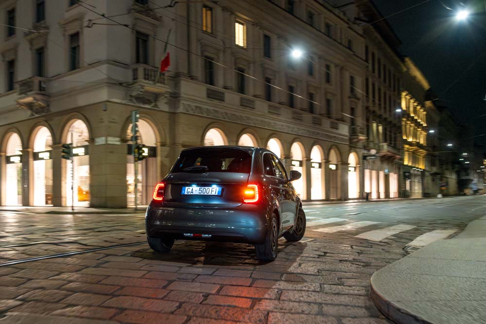 Fiat 500e Giorgio Armani un mix di design ed eleganza