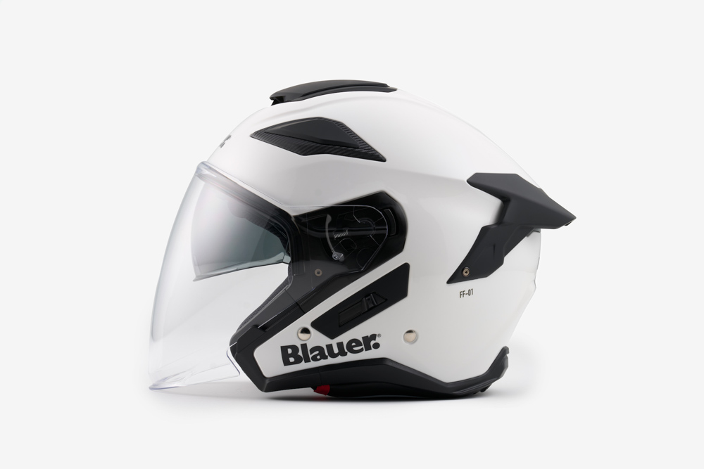 Il nuovo casco Blauer JET perfetto per le avventure estive al mare o in città