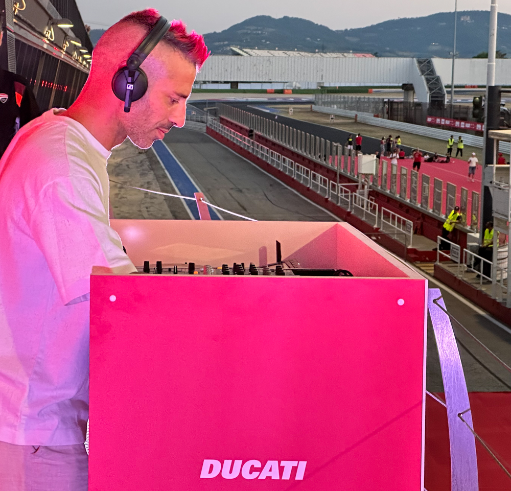 Marco Melandri DJ Set al WDW2024 nuova vita per l'ex pilota