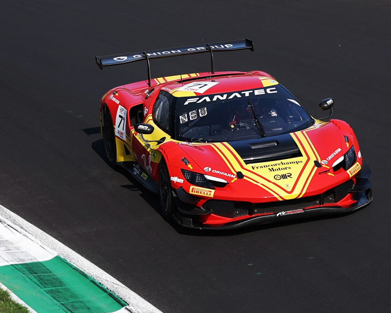 GT Monza, BMW vince una gara ricca di colpi di scena