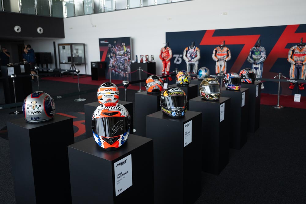 Il casco Nolan per il 75° anniversario del MotoGP