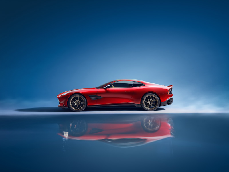 La nuova Aston Martin Vanquish: un'evoluzione tra lusso e potenza