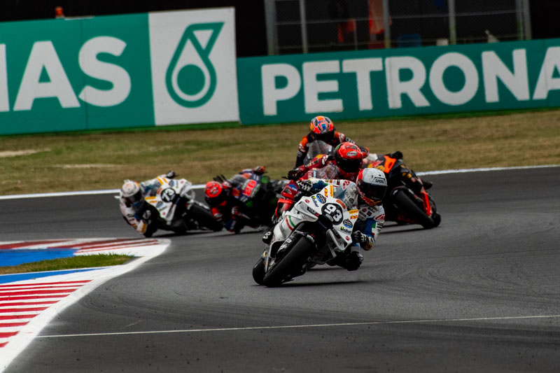 Marc Marquez vince a Misano, si riapre la sfida per il titolo