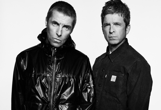 Il parka uomo stile Oasis sta influenzando la moda nel segno del britpop