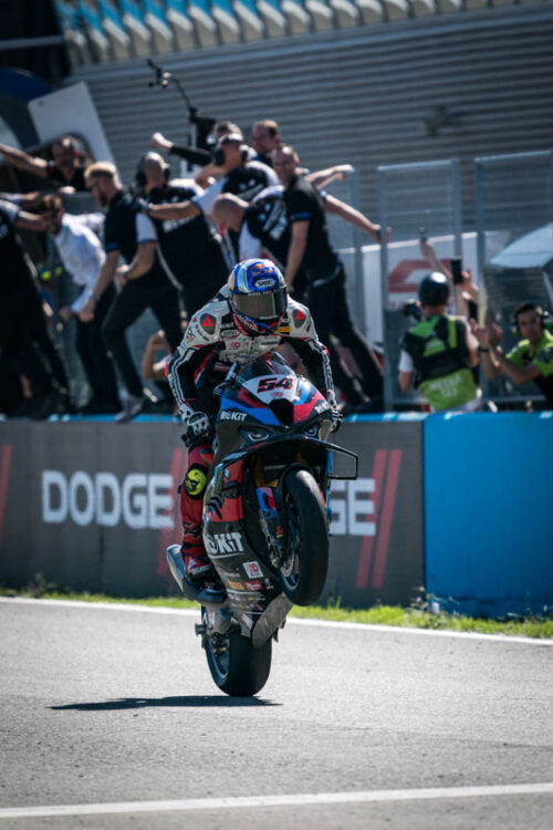 Toprak Razgatlioglu è il campione del Mondo Superbike storica vittoria per BMW Motorrad