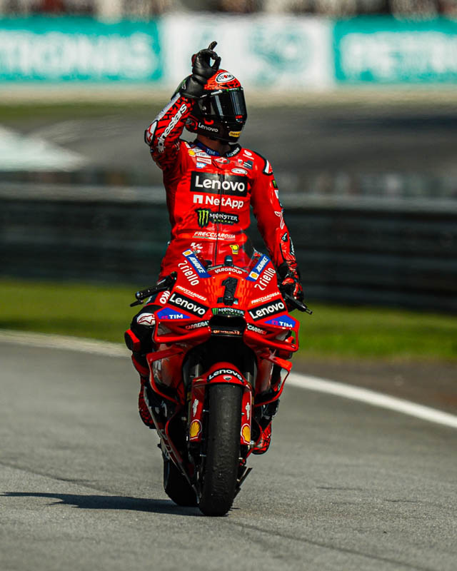 Bagnaia vince a Sepang davanti a Jorge Martin e Enea Bastianini