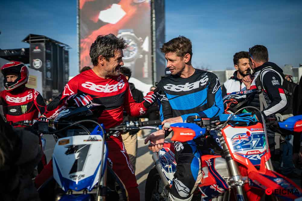 Champions Charity Race EICMA le leggende delle due ruote si sfidano per beneficenza