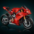 Ducati Panigale V4 S protagonista di LEGO Technic