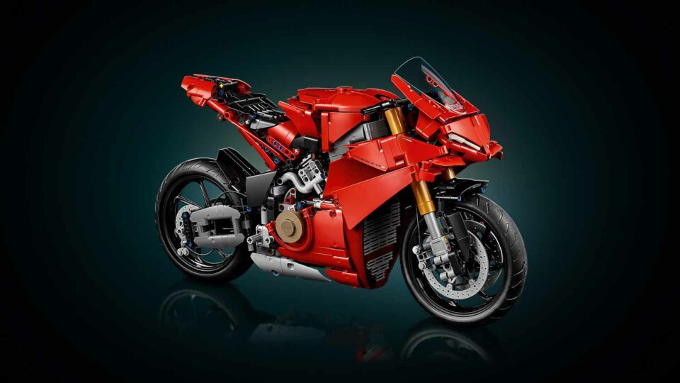 Ducati Panigale V4 S protagonista di LEGO Technic