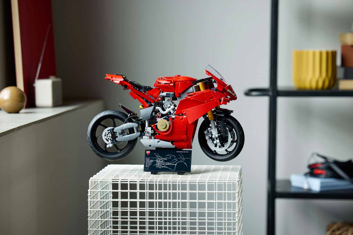 Ducati Panigale V4 S protagonista di LEGO Technic