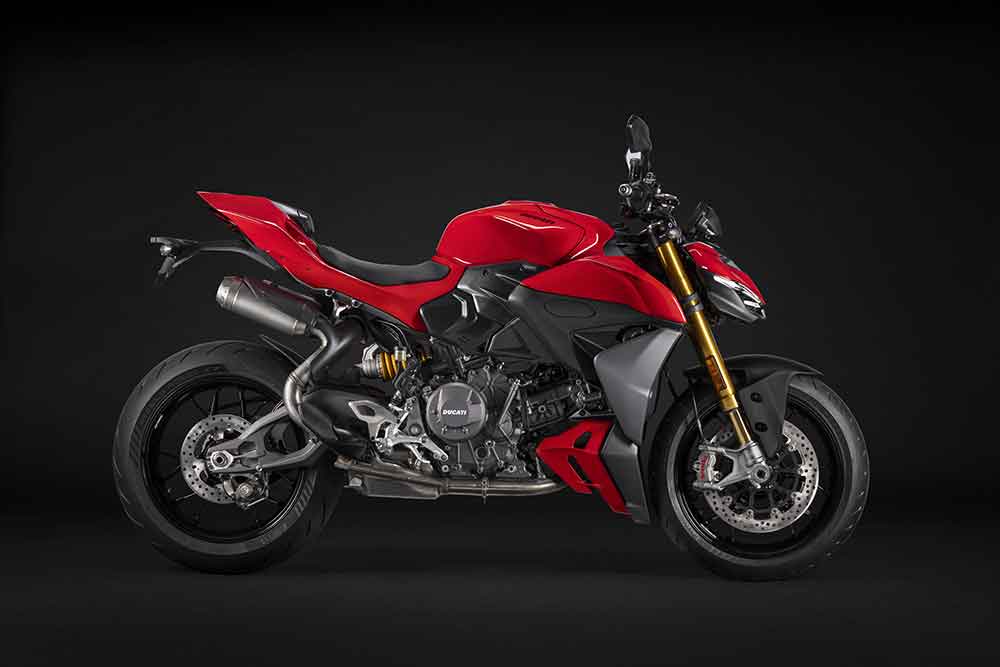 Ducati Streetfighter V2 la naked rossa è tornata più leggera e potente che mai