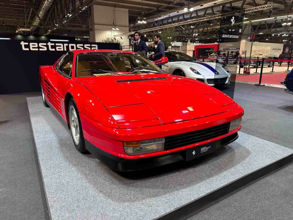 Ferrari testarossa, la leggenda compie 40 anni