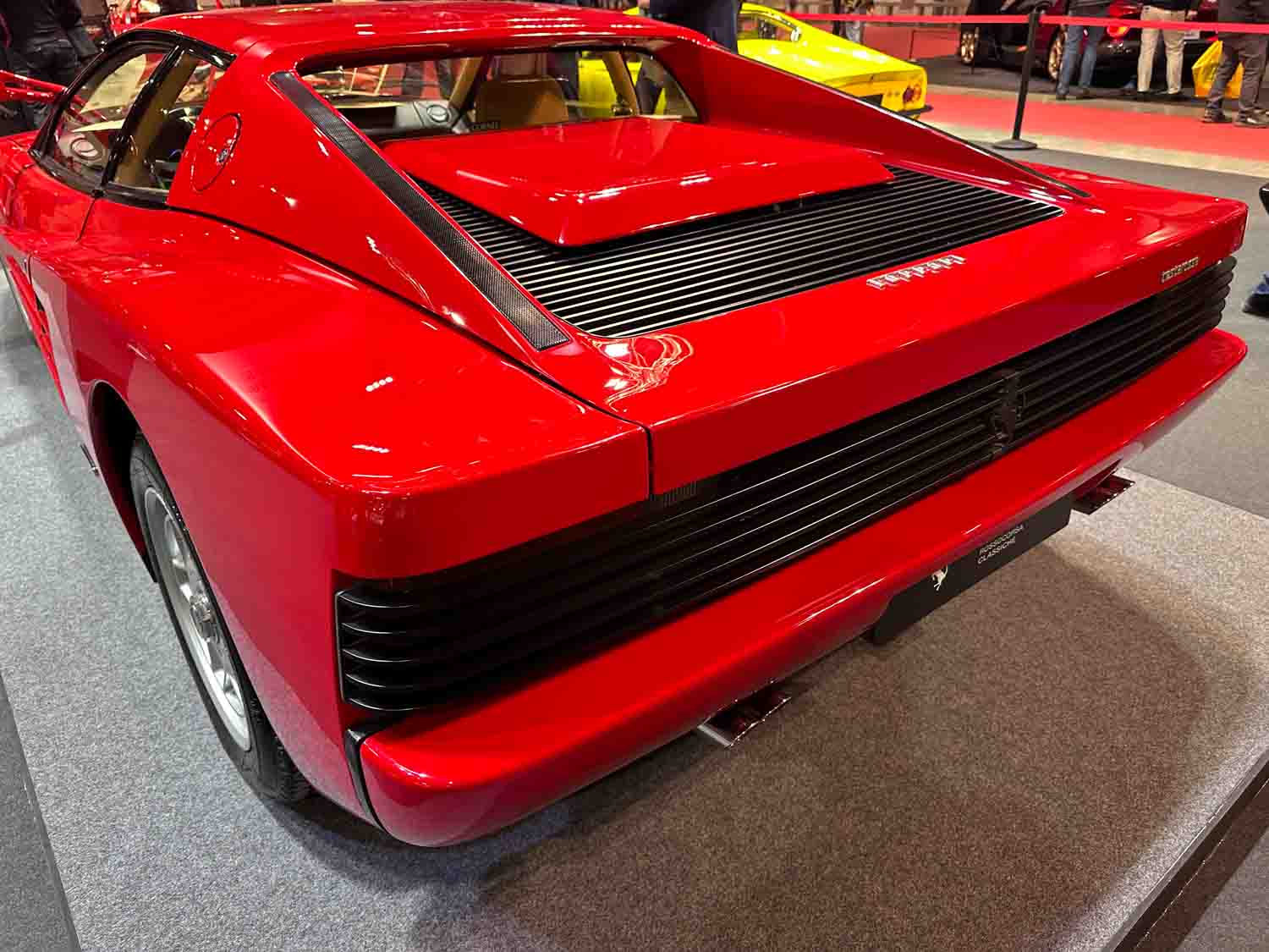 Ferrari testarossa, la leggenda compie 40 anni