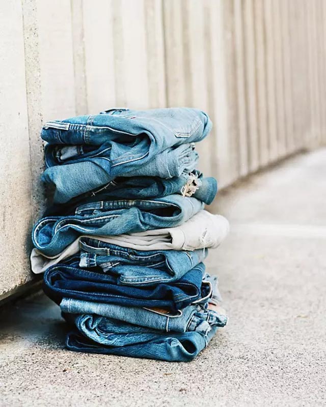 Jeans Levi's del 1880 ritrovati e venduti all'asta ad un prezzo record