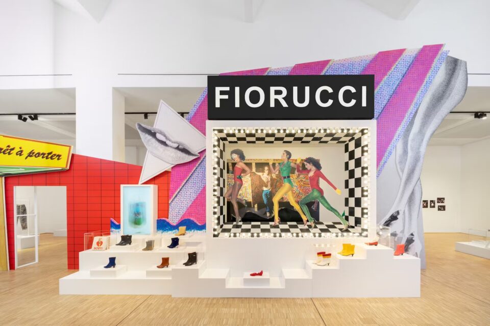 Mostra di Elio Fiorucci alla Triennale di Milano un viaggio nella creatività del genio della moda