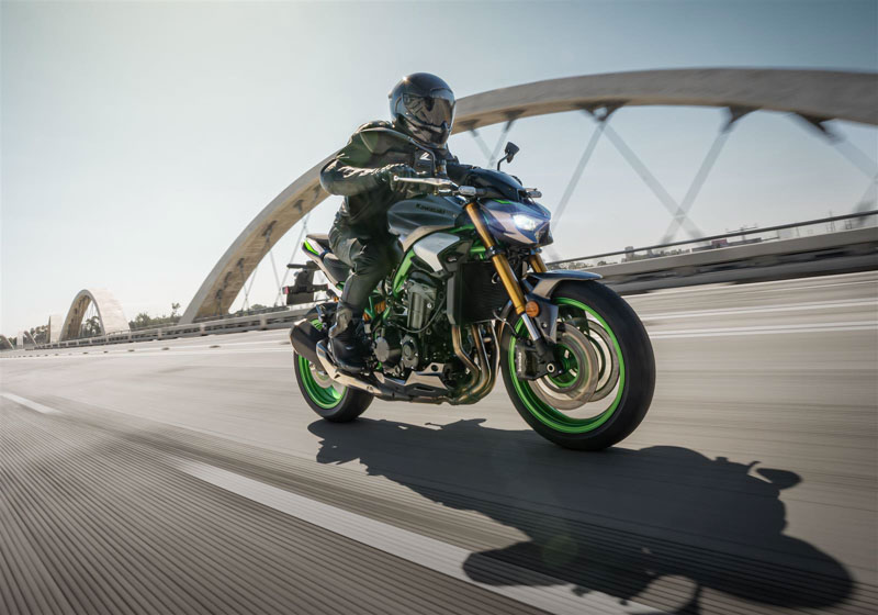 Nuova Kawasaki Z900 SE tecnologia e prestazioni incredibili