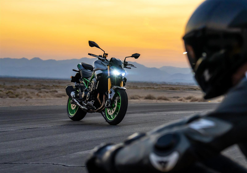 Nuova Kawasaki Z900 SE tecnologia e prestazioni incredibili