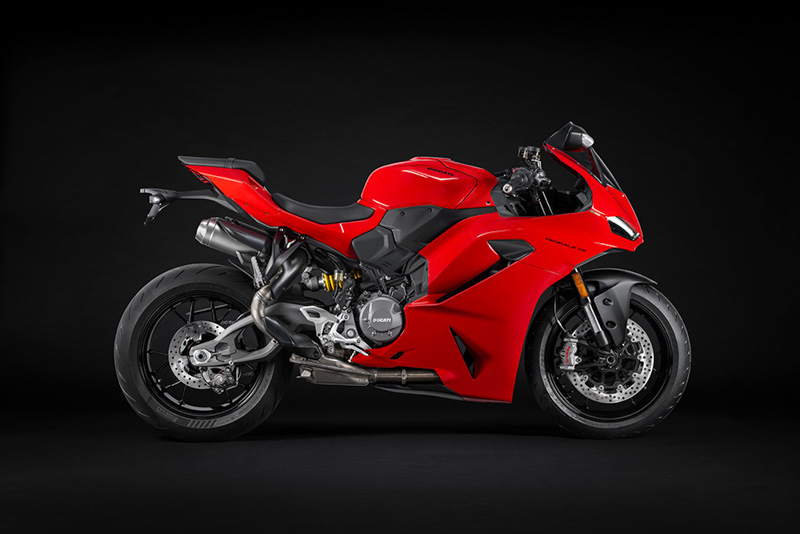 Nuova Panigale V2 Ducati rivoluziona la supersportiva con potenza, design e versatilità