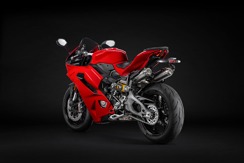 Nuova Panigale V2 Ducati rivoluziona la supersportiva con potenza, design e versatilità