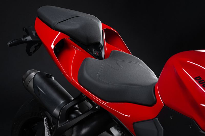 Nuova Panigale V2 Ducati rivoluziona la supersportiva con potenza, design e versatilità