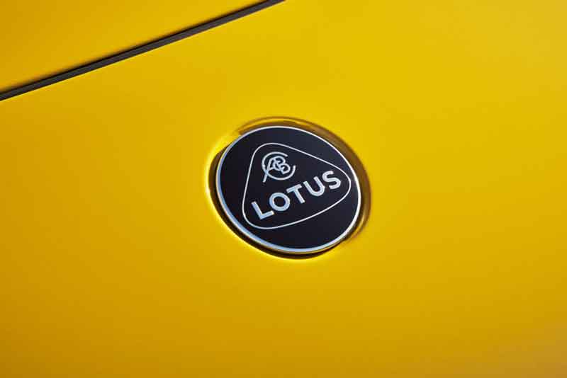 Lotus Emira Limited Edition una serie ispirata alle corse