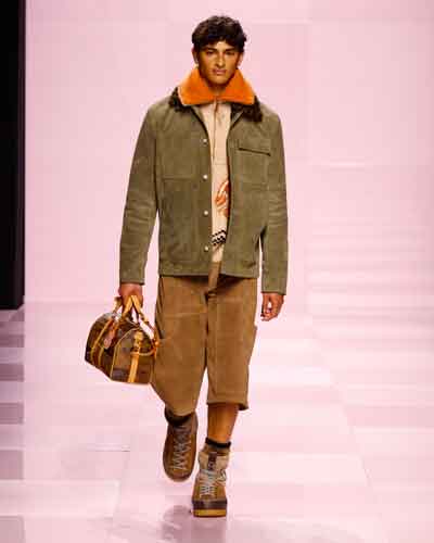 Louis Vuitton Uomo A I 2025 Pharrell Williams ruba la scena alla Paris Fashion Week