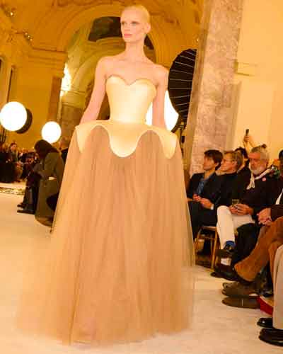 Schiaparelli Haute Couture P.E. 2025 Daniel Roseberry tra tradizione e modernità