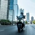 Yamaha XMAX 2025, torna lo scooter sportivo