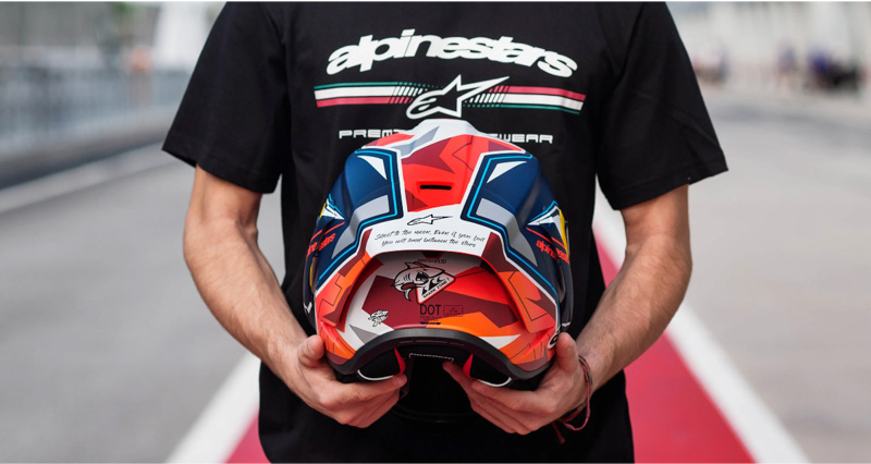 Alpinestars Replica S-R10, il casco di Pedro Acosta