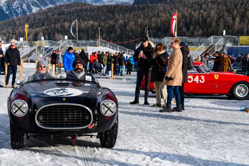 The I.C.E. St. Moritz 2025 l'eleganza su ghiaccio tra storia e passione